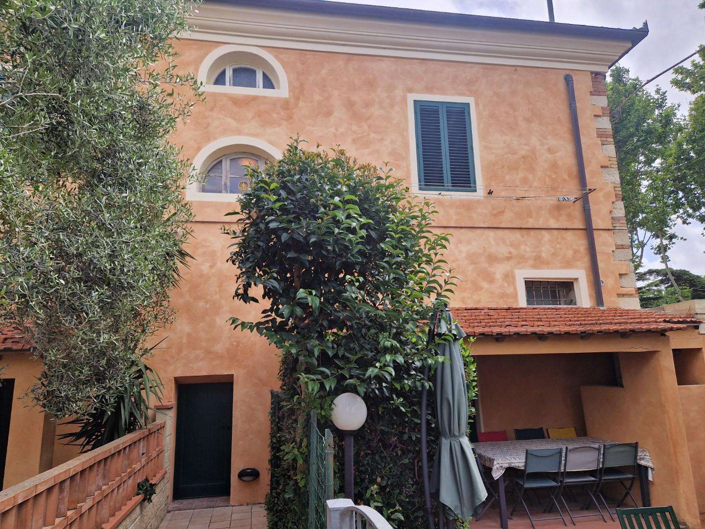 Casa Bi - Trifamiliare in Vendita a Rosignano Marittimo Vada