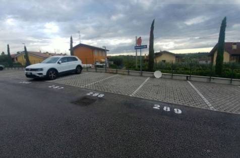 Box - Garage - Posto Auto in Vendita a Castelnuovo del Garda Sandrà