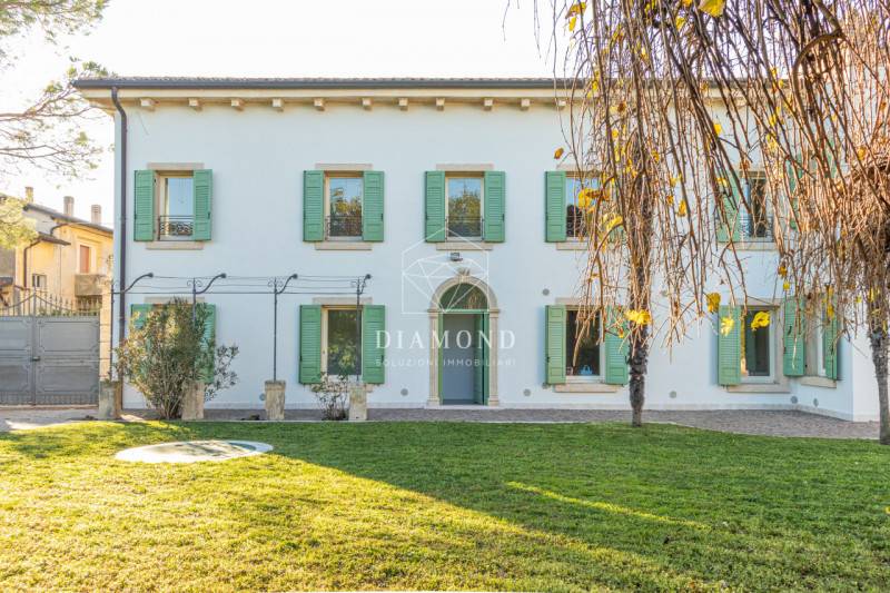Villa in Vendita a Verona Biondella