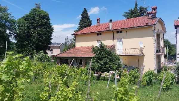 Casa indipendente in Vendita a Parma Via Zappati