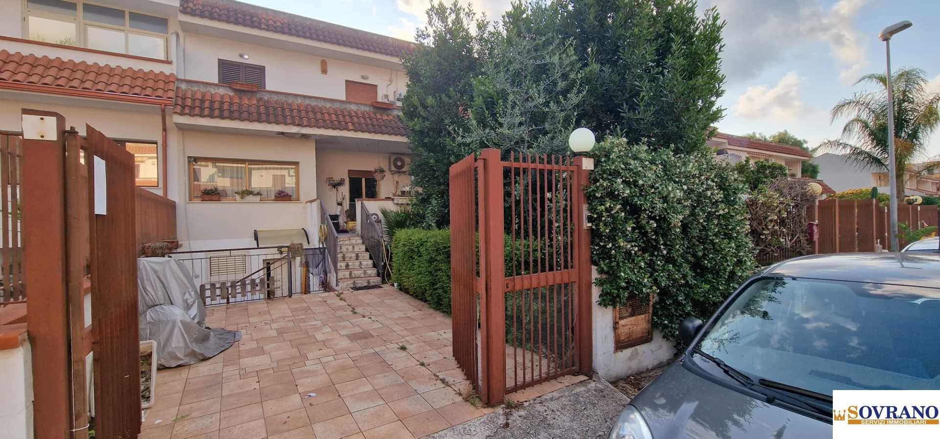 Villa in Vendita a Carini Via Salvo D'Acquisto