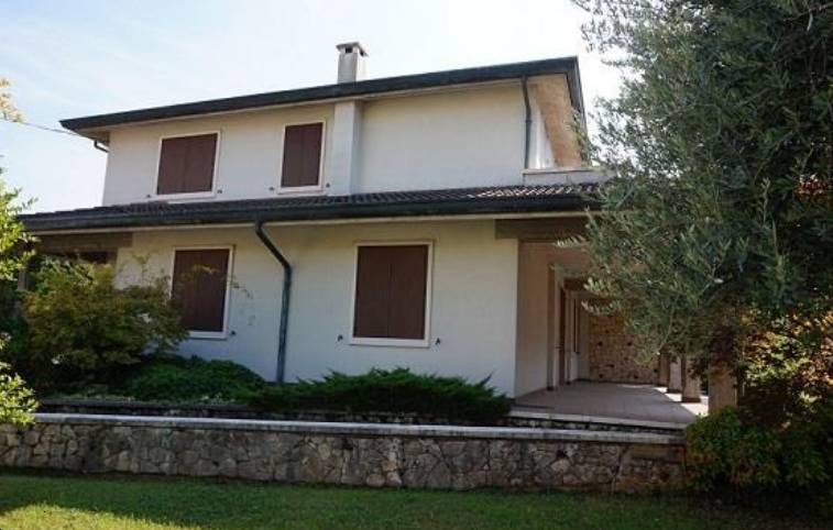 Casa Bi - Trifamiliare in Vendita a Arzignano