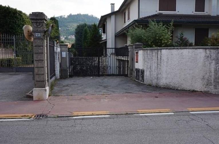 Casa Bi - Trifamiliare in Vendita a Arzignano Arzignano