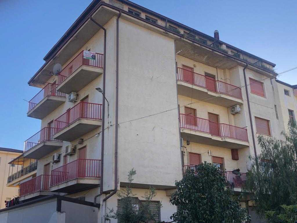 Appartamento in Vendita a Corigliano-Rossano Via Vibo Valentia