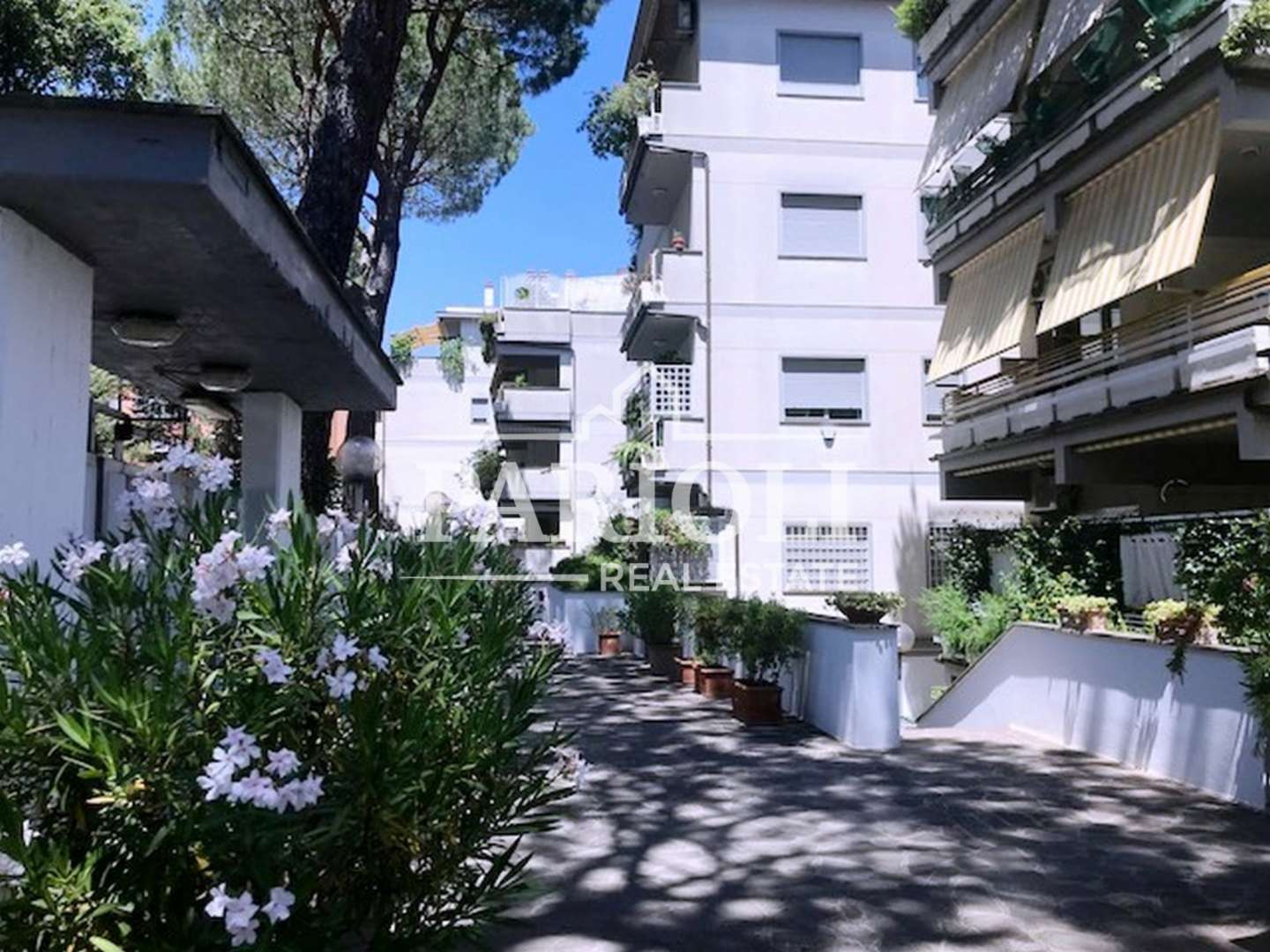 Appartamento in Vendita a Roma Cortina D 'Ampezzo