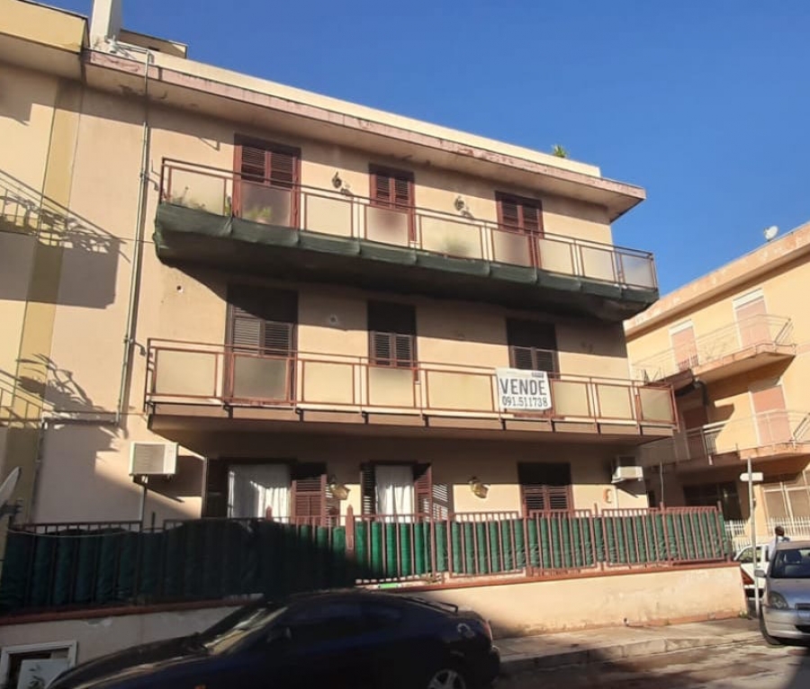 Appartamento in Vendita a Palermo Via Emerico Luna, 2