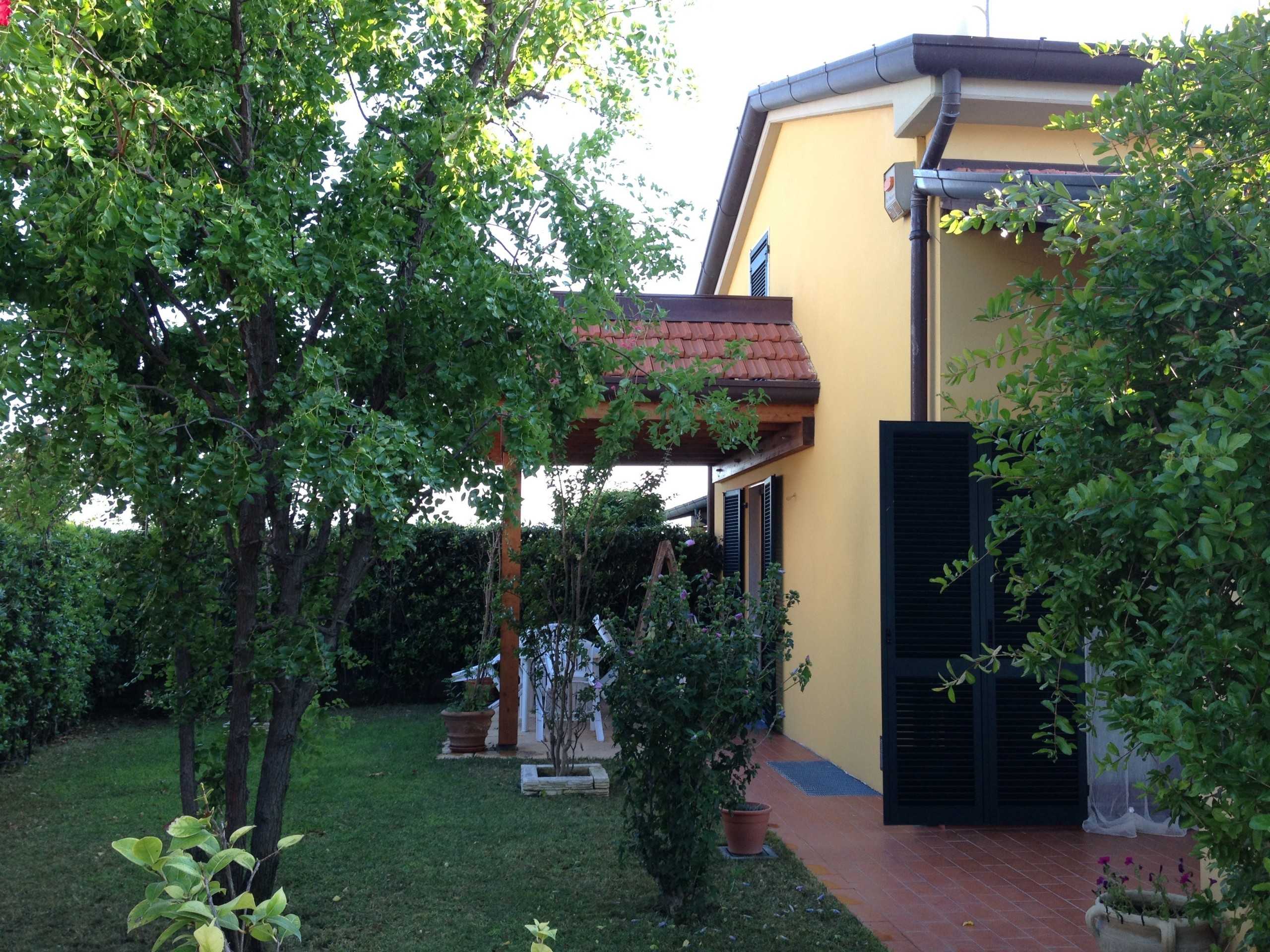 Porzione di casa in Vendita a Castelnuovo Magra Via Carbonara
