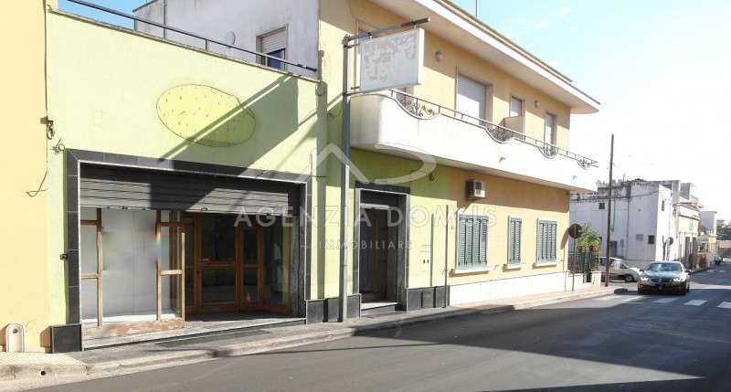Magazzino - Deposito in Vendita a Racale Racale - Centro