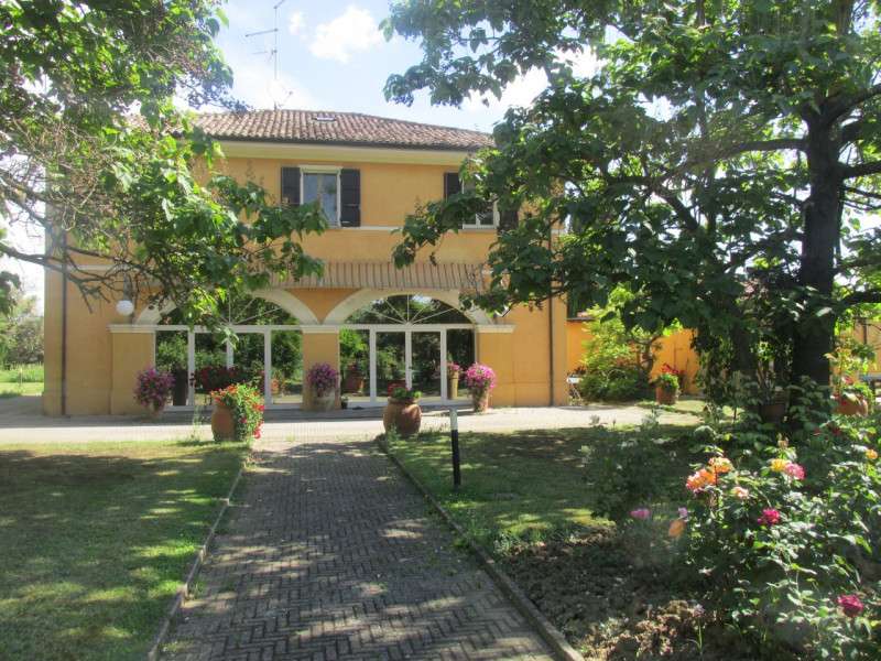 Villa in Vendita a Cesena Calisese