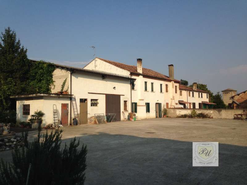 Casa Bi - Trifamiliare in Vendita a Megliadino San Vitale