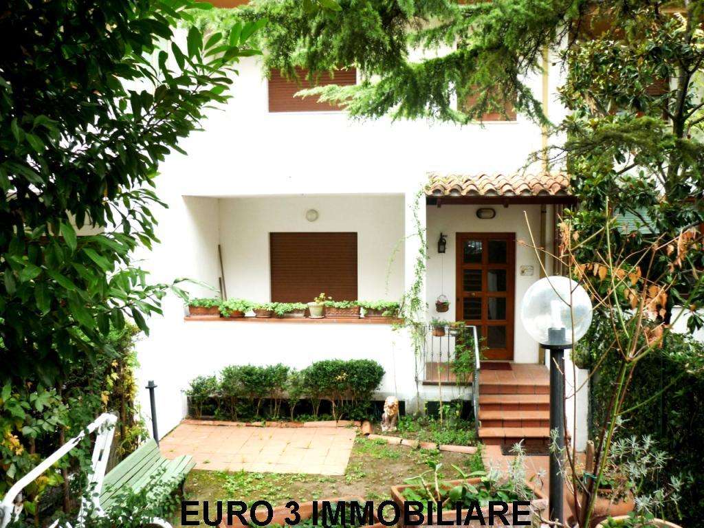 Villa in Vendita a Folignano