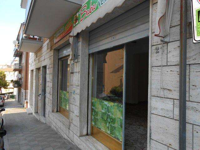 Locale commerciale in Affitto a Ancona GRAZIE