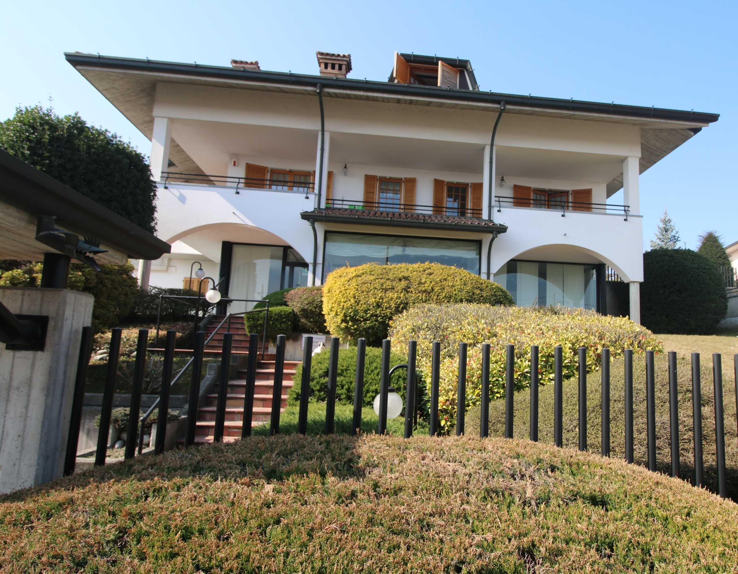 Casa indipendente in Vendita a Cantù via La Vigna