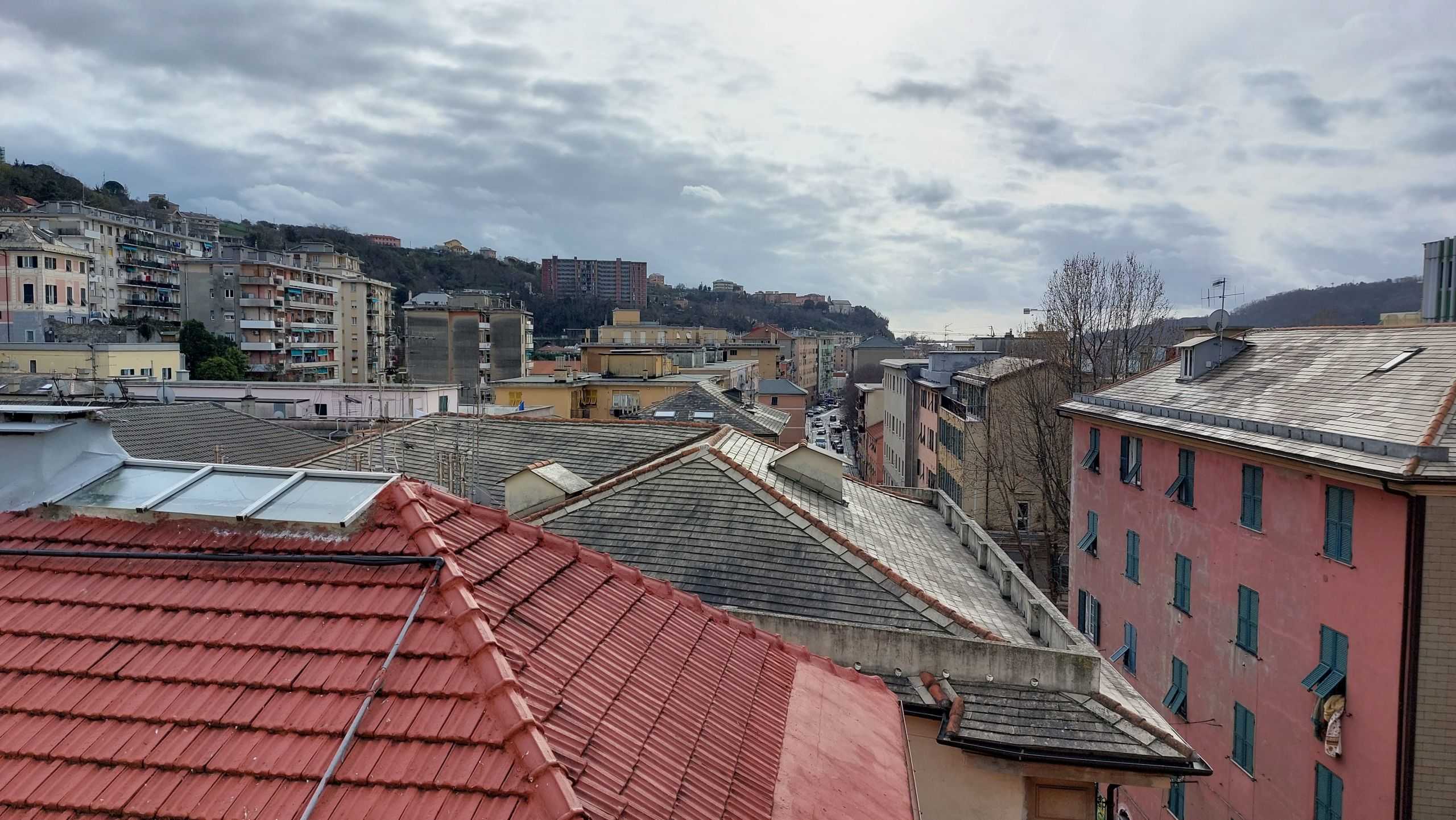 Appartamento in Vendita a Genova Via Teglia