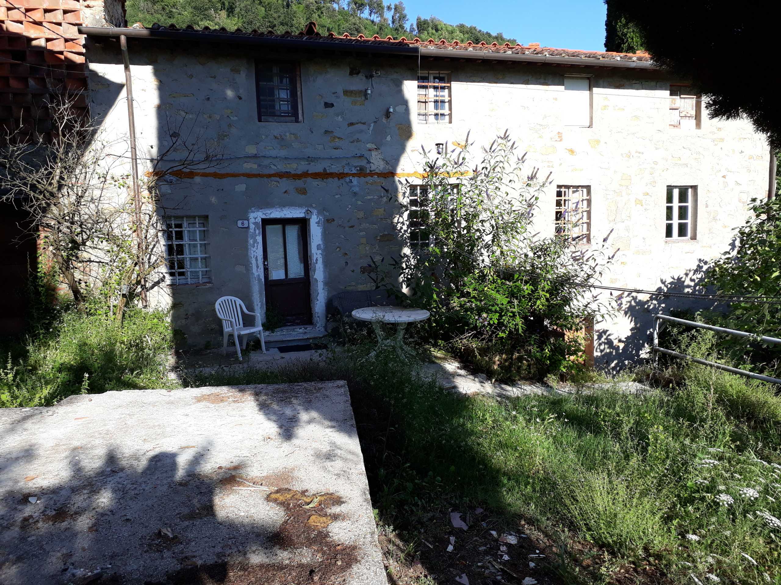 Casa indipendente in Vendita a Lucca Via di Stabbiano