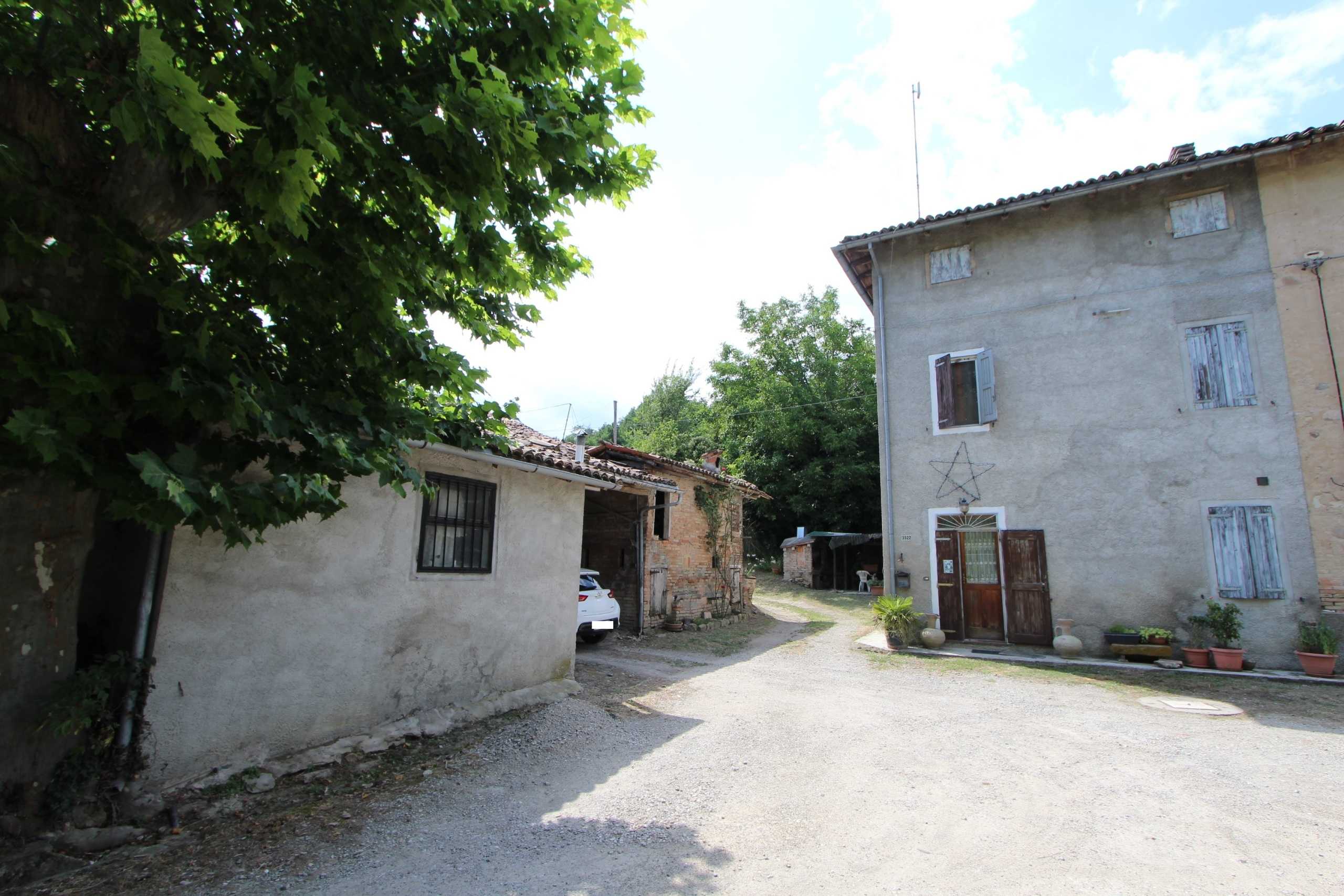 Porzione di casa in Vendita a Valsamoggia Via Sant'Apollinare