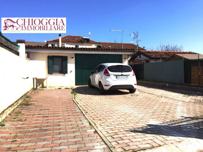 Casa Bi - Trifamiliare in Vendita a Chioggia Canal di Valle