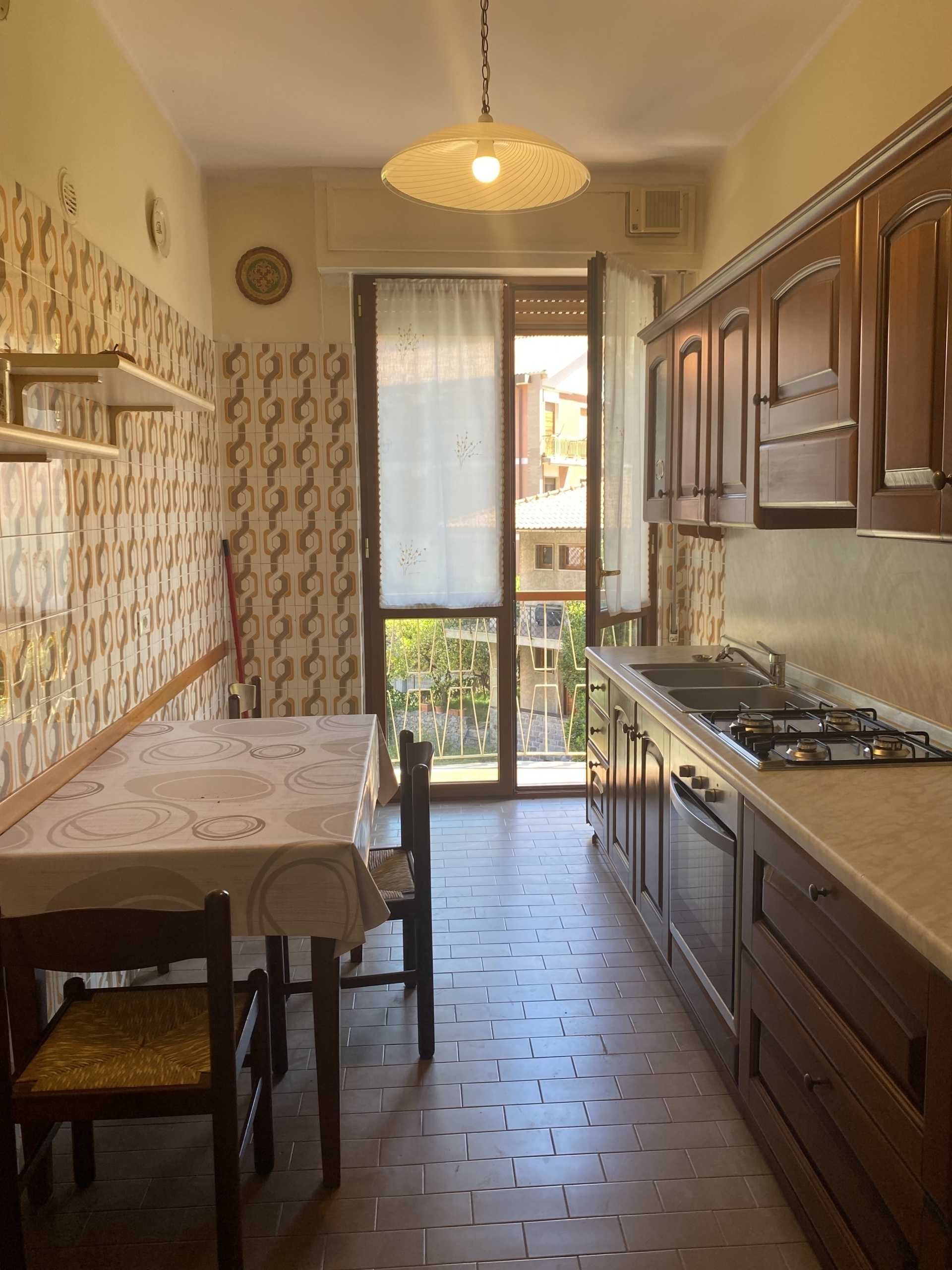 Appartamento in Affitto a Finale Ligure Via Brunenghi