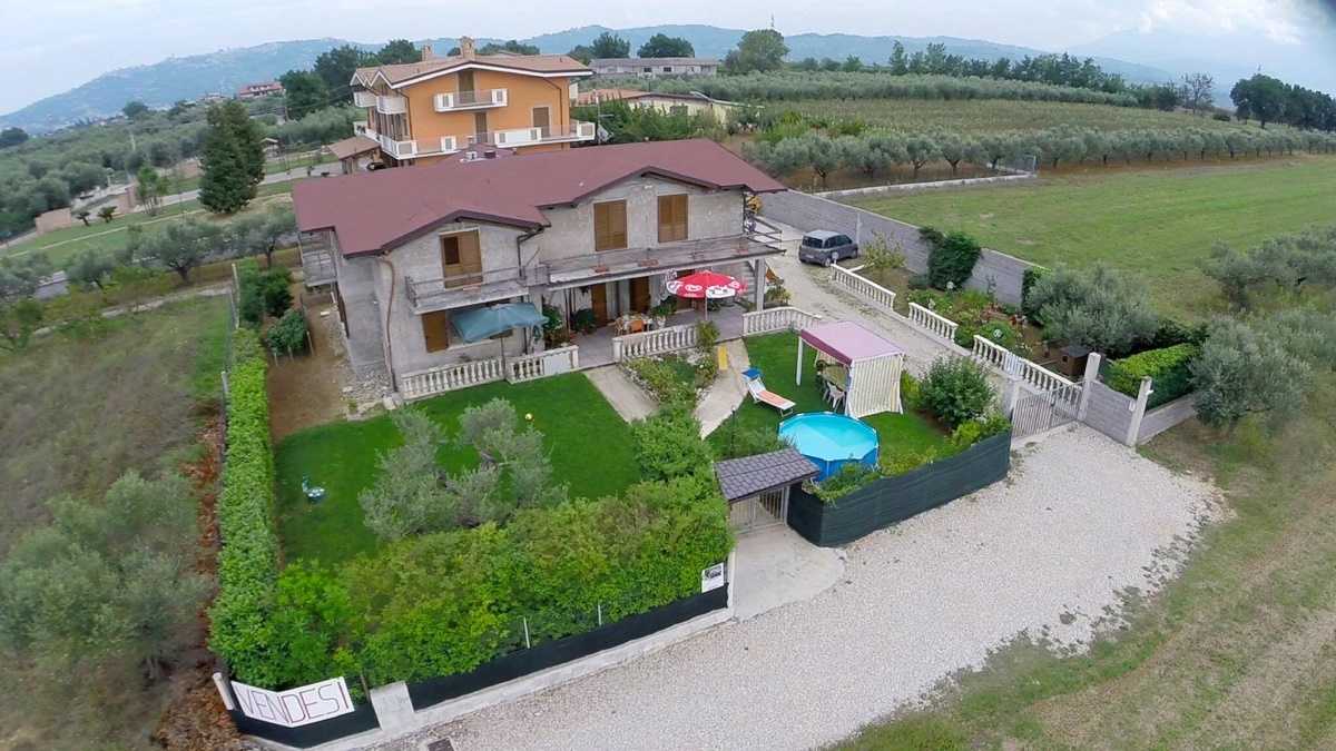 Villa in Vendita a Cepagatti Via Canto'