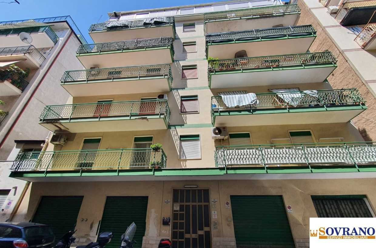 Appartamento in Vendita a Palermo Via Alcantara