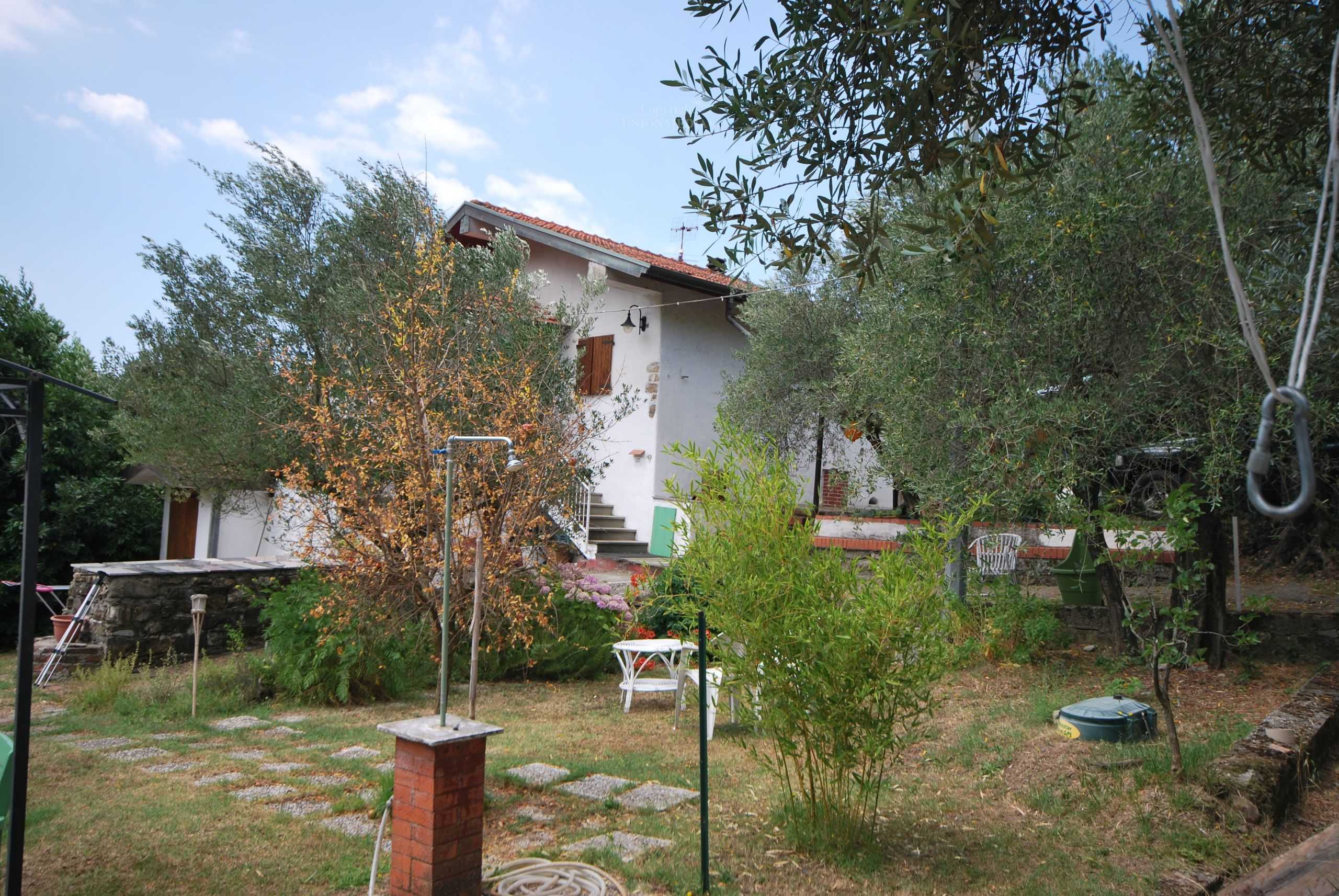 Porzione di casa in Vendita a Castelnuovo Magra Via Caprignano
