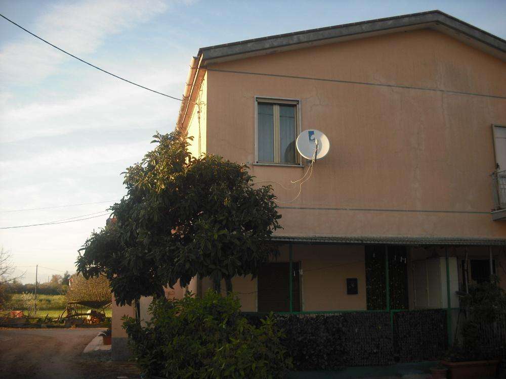 Casa Bi - Trifamiliare in Vendita a Capaccio Paestum SEMI CENTRALE