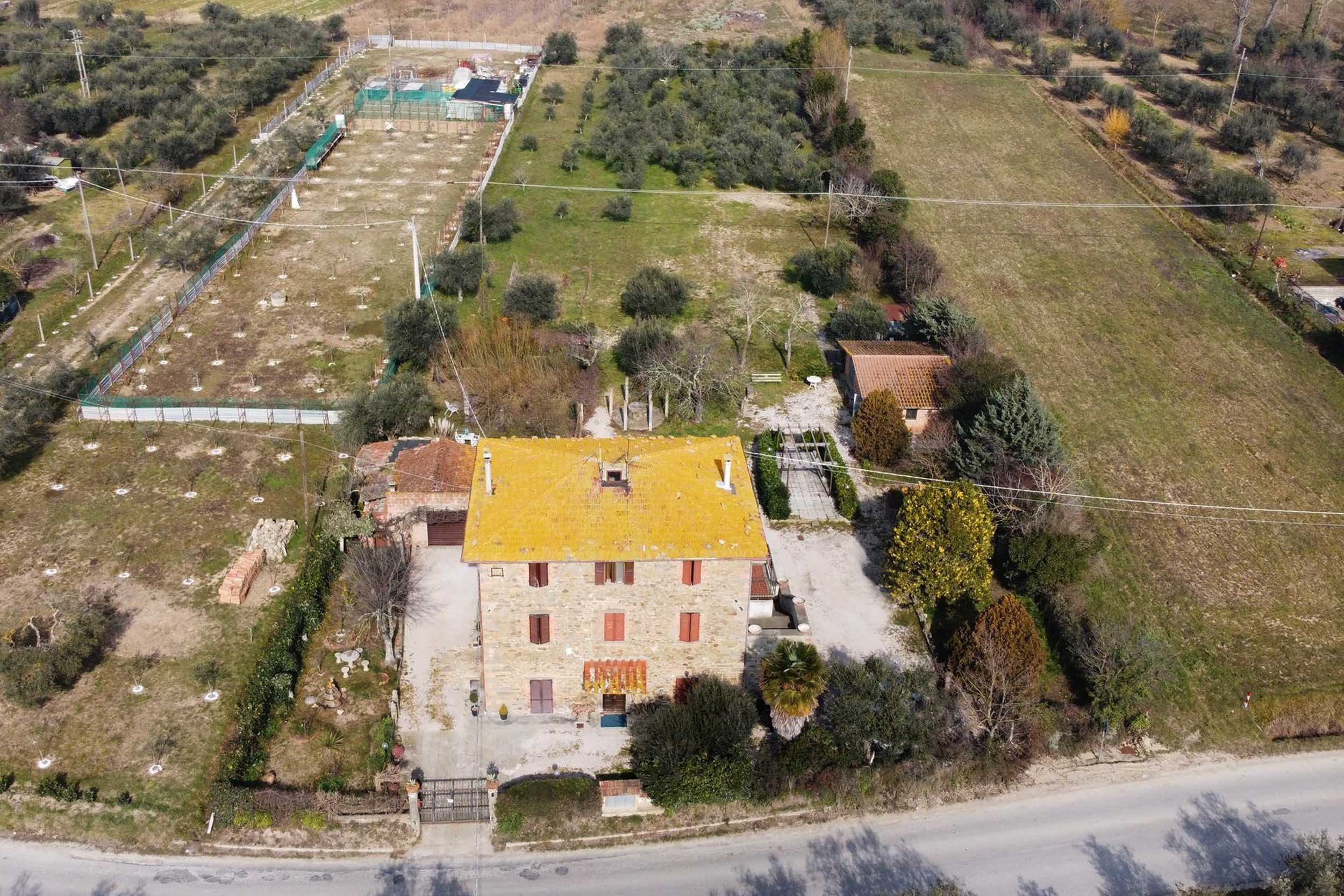 Casa indipendente in Vendita a Passignano sul Trasimeno VIA VALLE ROMANA