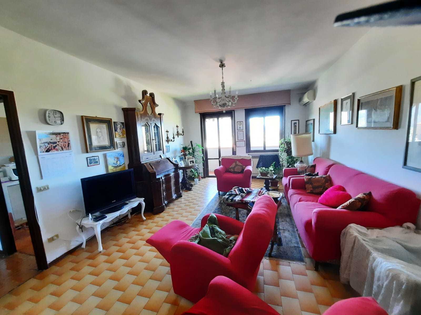 Appartamento in Vendita a Lucca Via Pietro Franchini