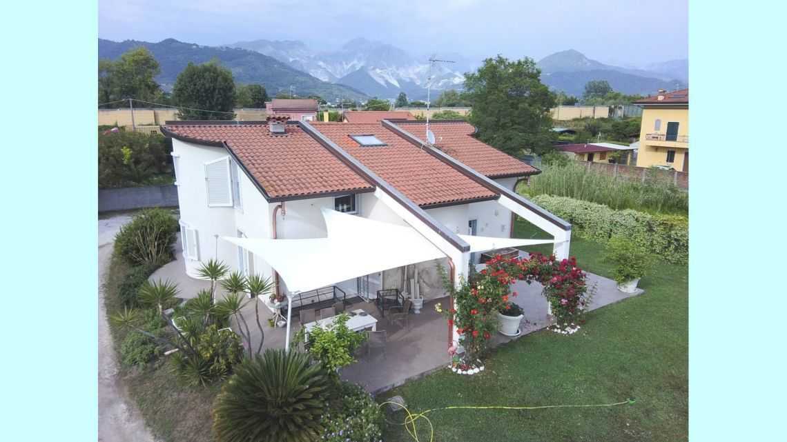 Casa indipendente in Vendita a Carrara Via Antonio Bertoloni