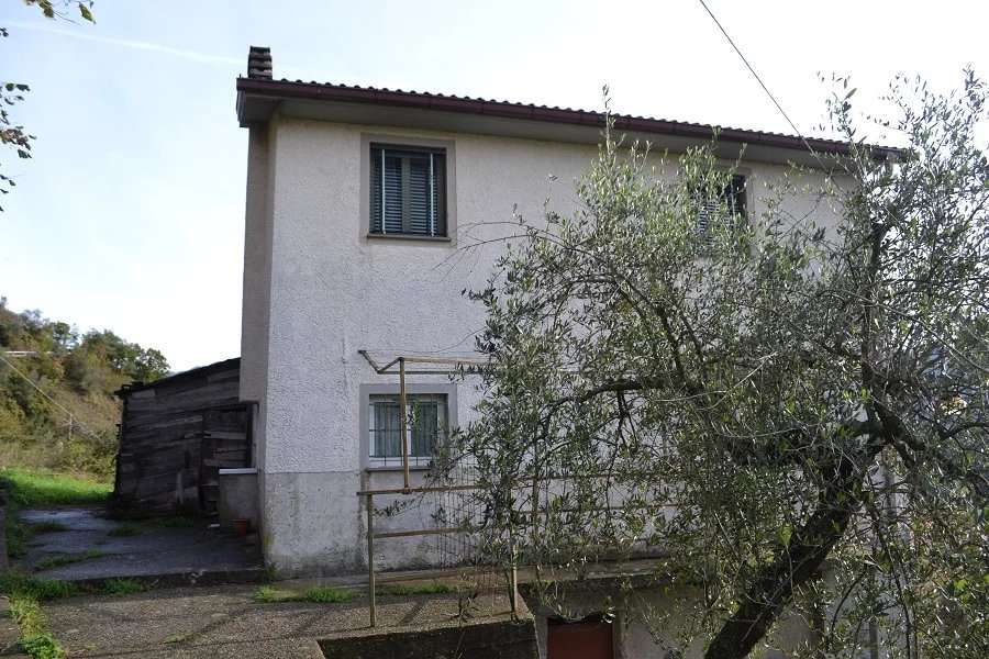 Villa in Vendita a Mezzanego Località Vignolo Notola