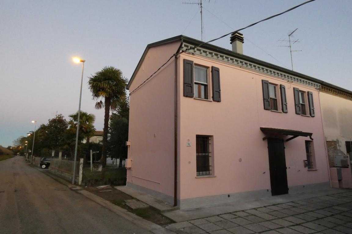 Casa Bi - Trifamiliare in Vendita a Alfonsine via rossetta sottofiume
