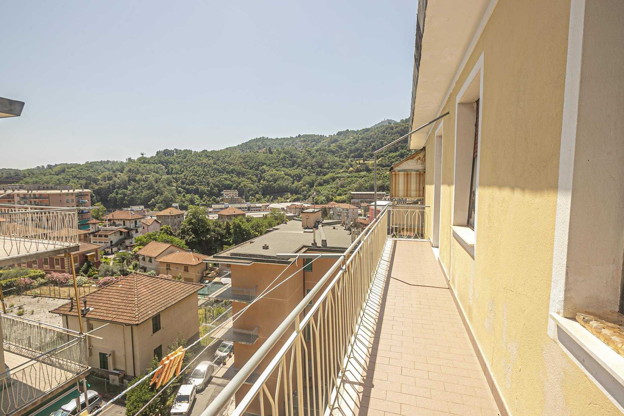 Appartamento in Vendita a Genova Via campomorone
