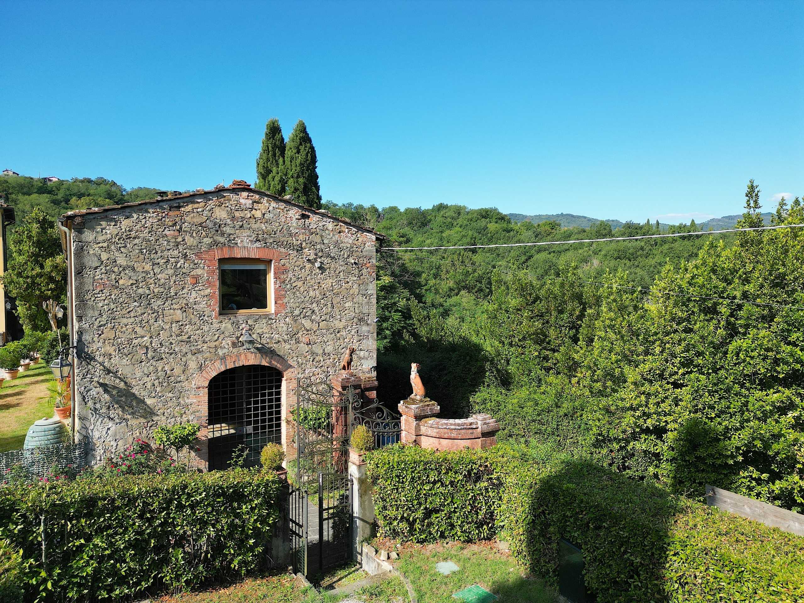 Casa indipendente in Vendita a Lucca Via del loreto prima