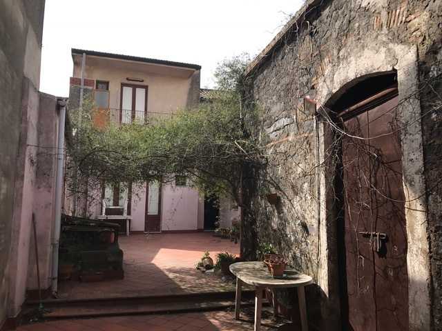 Casa indipendente in Vendita a Viagrande via Vittorio Emanuele