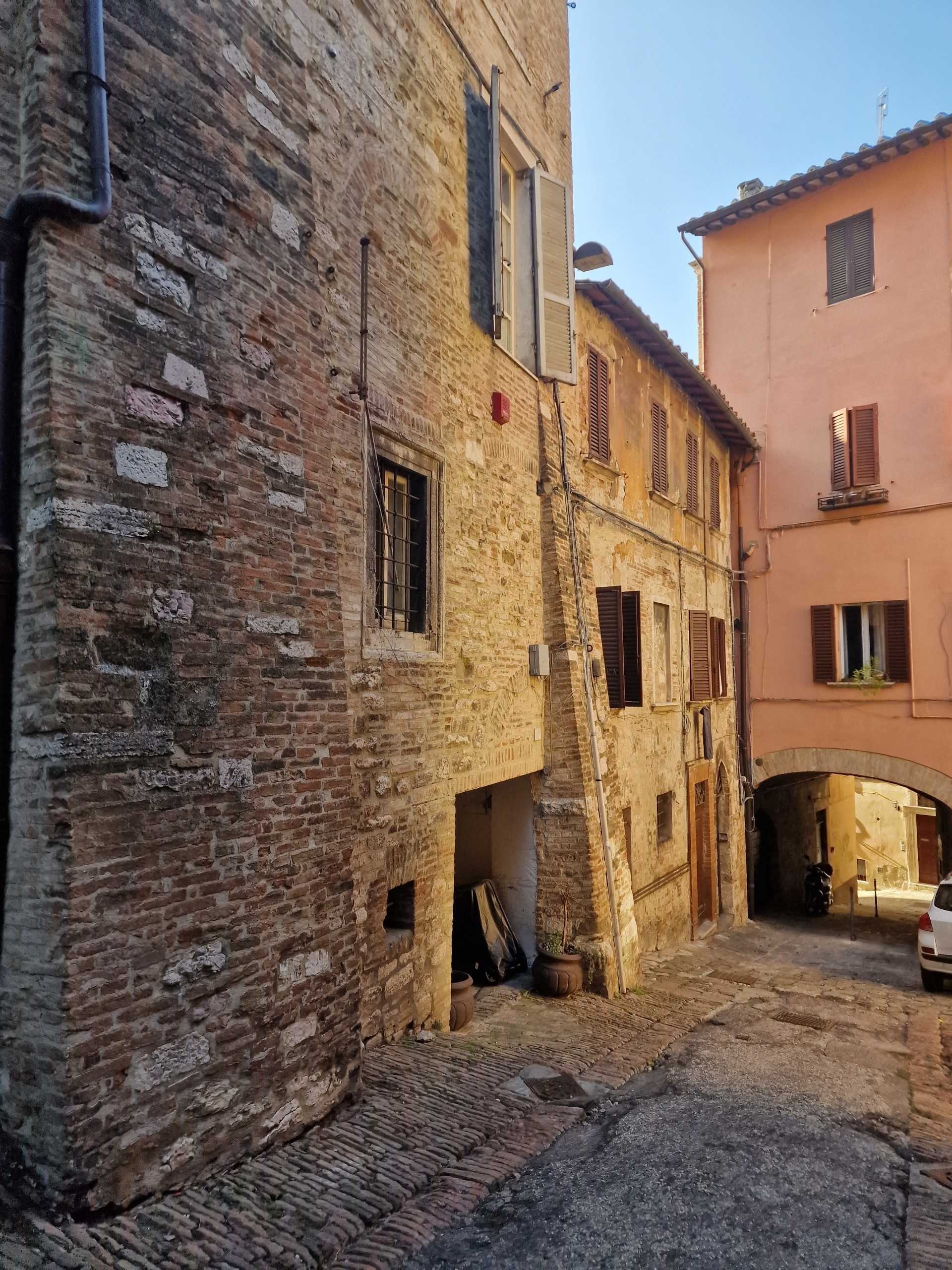 Appartamento in Vendita a Perugia Via Vermiglioli