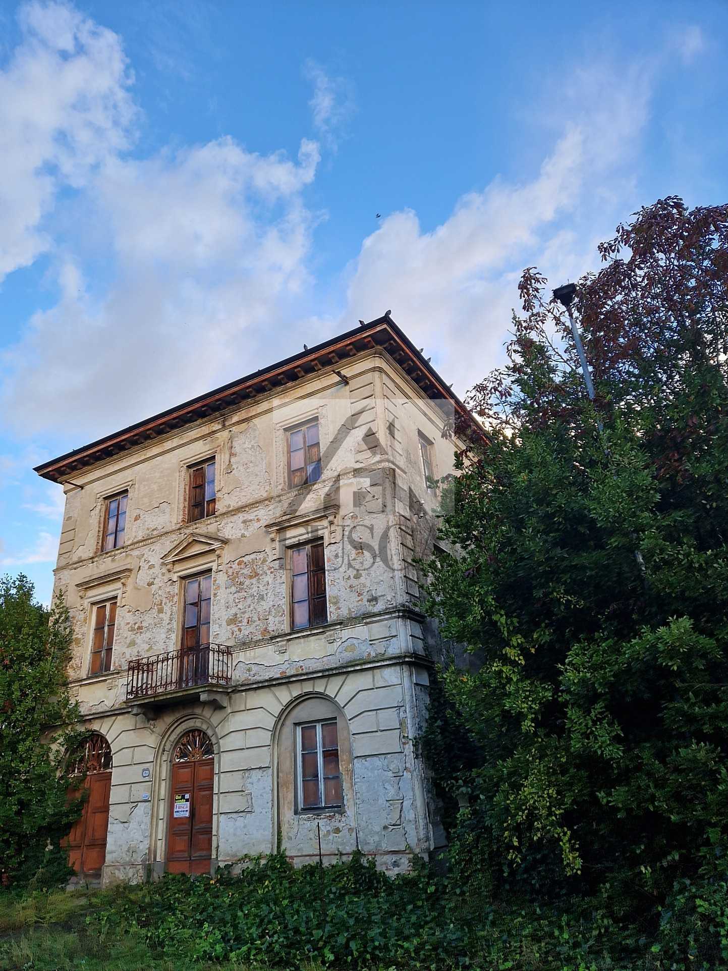 Casa indipendente in Vendita a Lucca via pisana