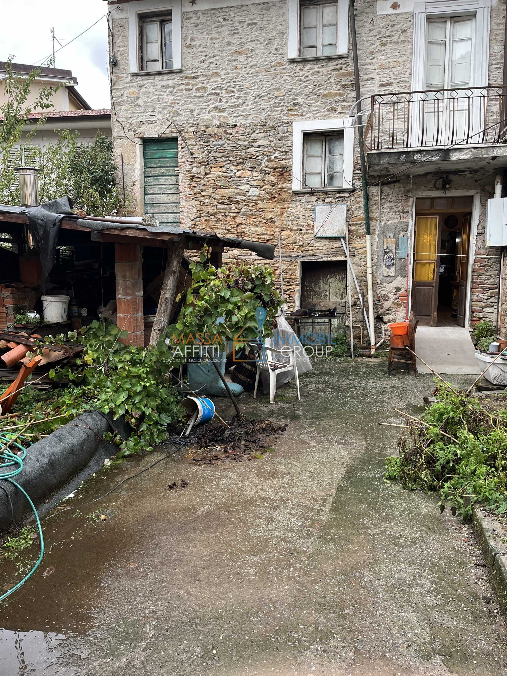 Porzione di casa in Vendita a Montignoso Via Roma