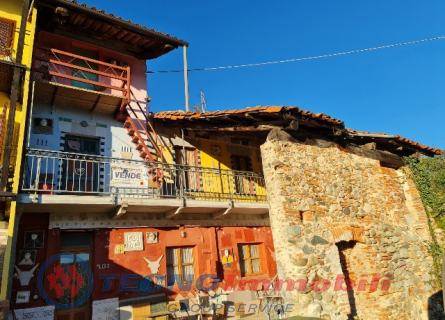 Casa Bi - Trifamiliare in Vendita a Castellamonte Castellamonte
