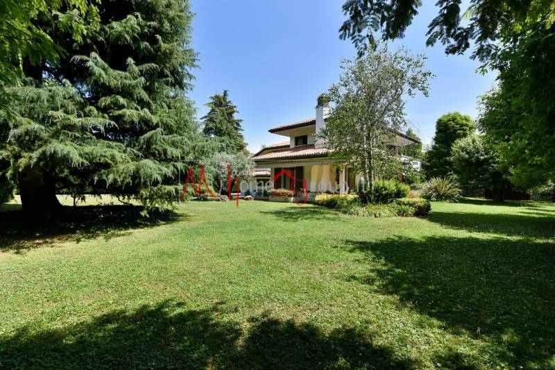 Villa in Vendita a Selvazzano Dentro Tencarola