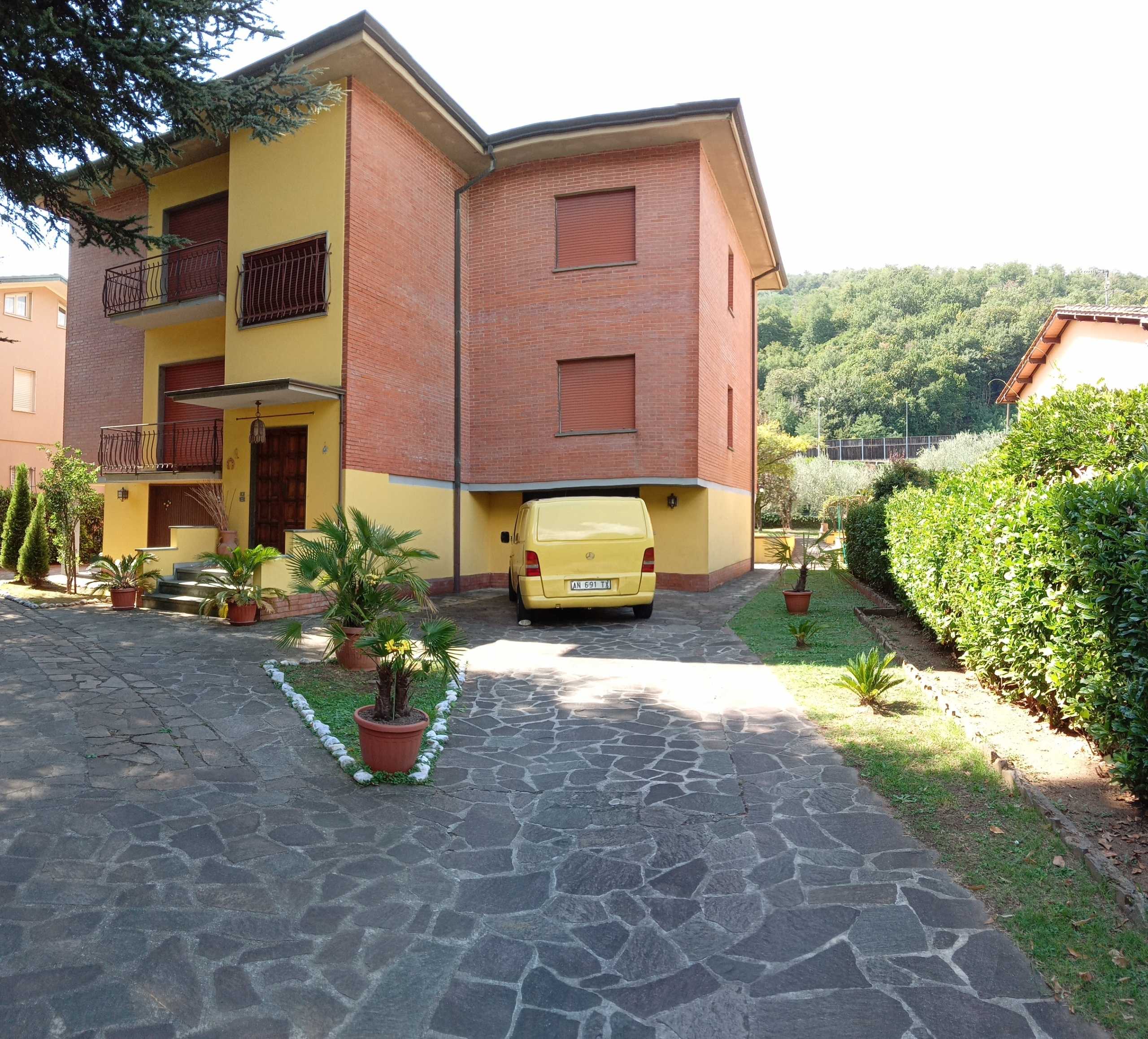 Casa indipendente in Vendita a Lucca Via Ludovica