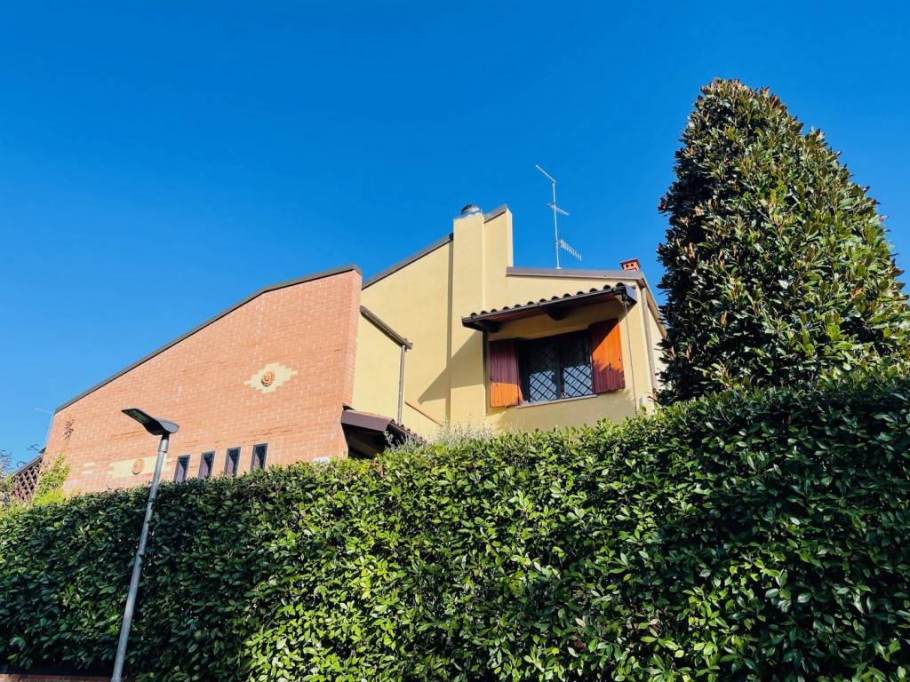 Casa Bi - Trifamiliare in Vendita a Monte San Pietro