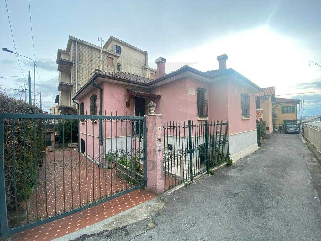 Porzione di casa in Affitto a Bordighera Via Arenella