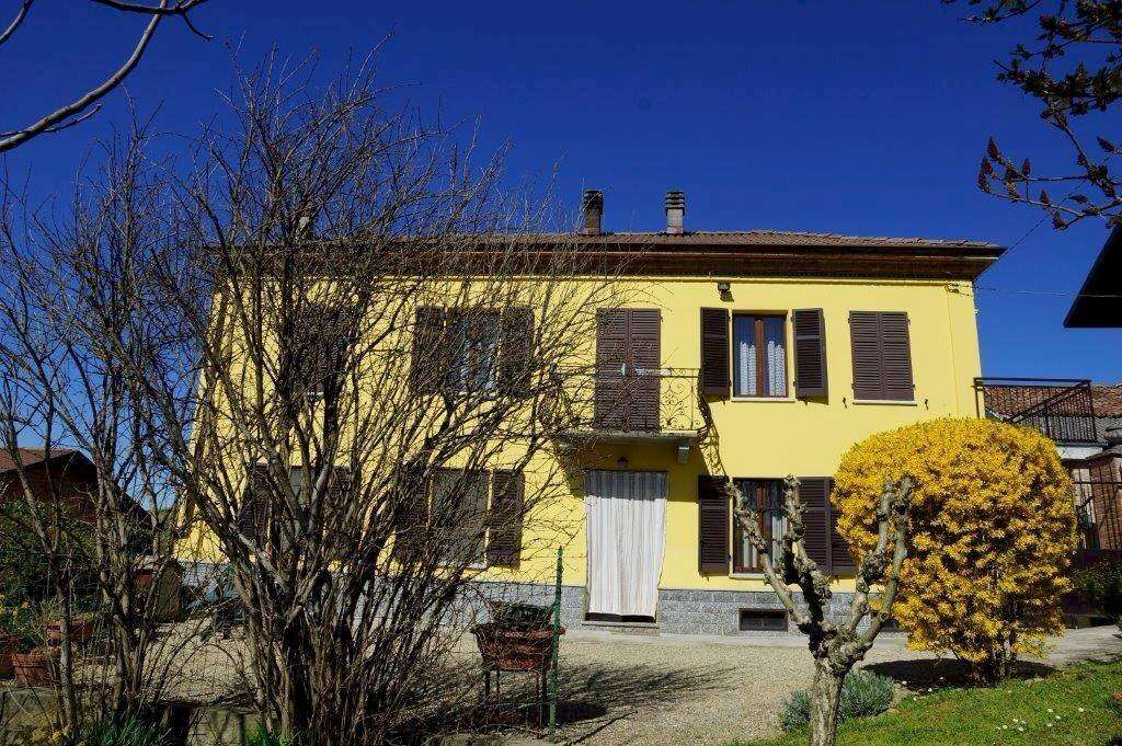 Villa in Vendita a Montegrosso d'Asti via del Giardino