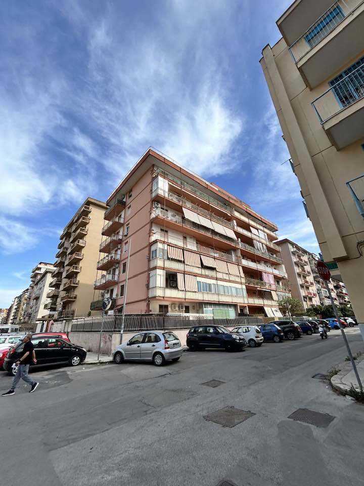 Appartamento in Vendita a Palermo Via Giacomo Alagna