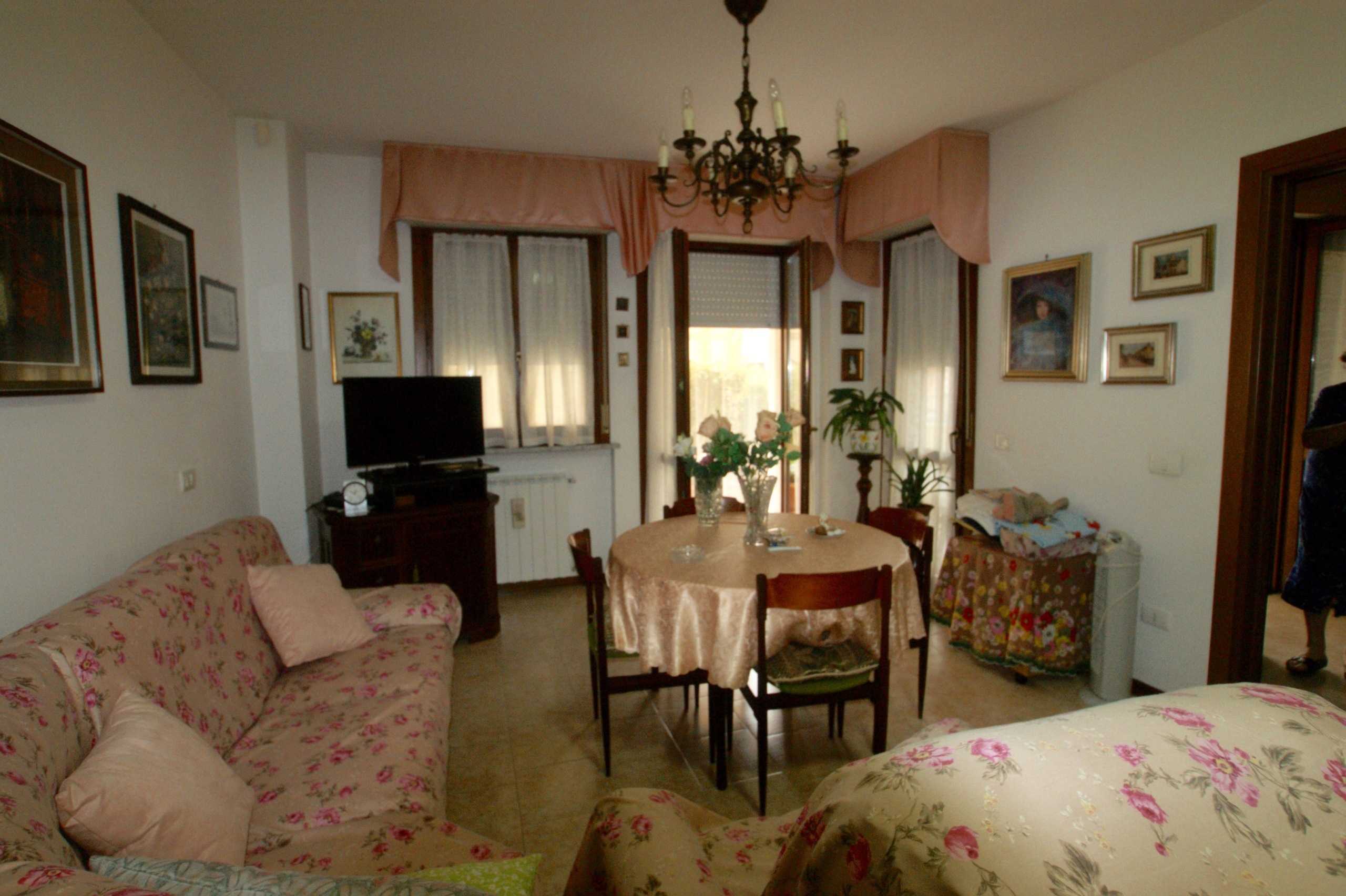 Appartamento in Vendita a Sarzana Via Sarzanello