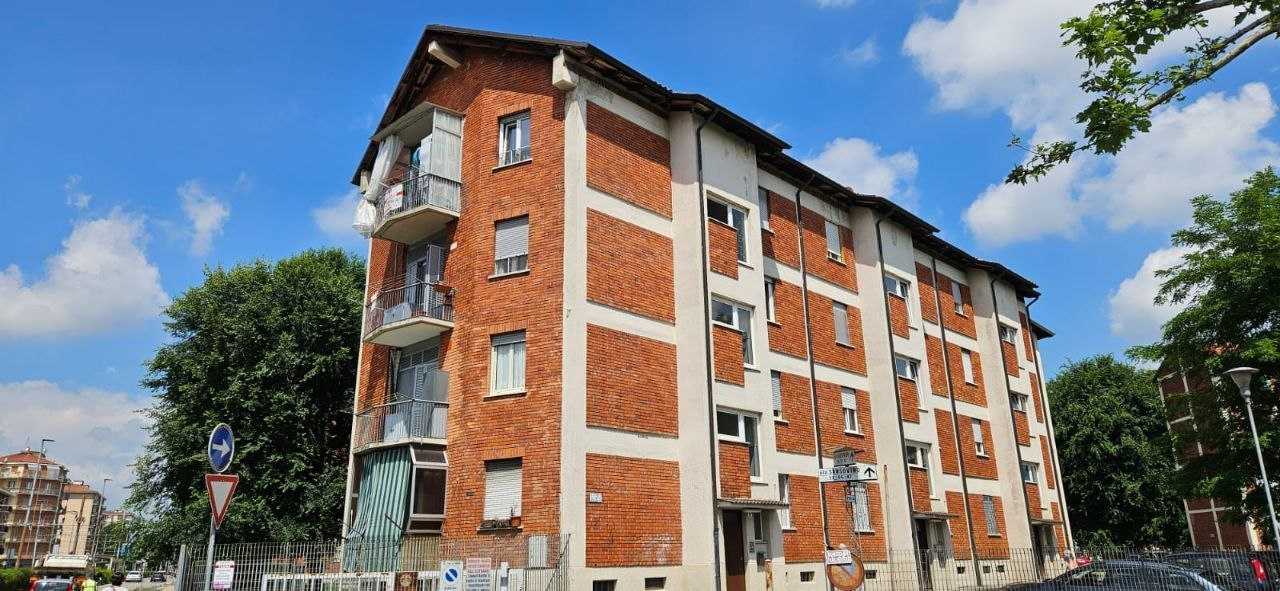 Appartamento in Vendita a Torino Via Andrea Sansovino