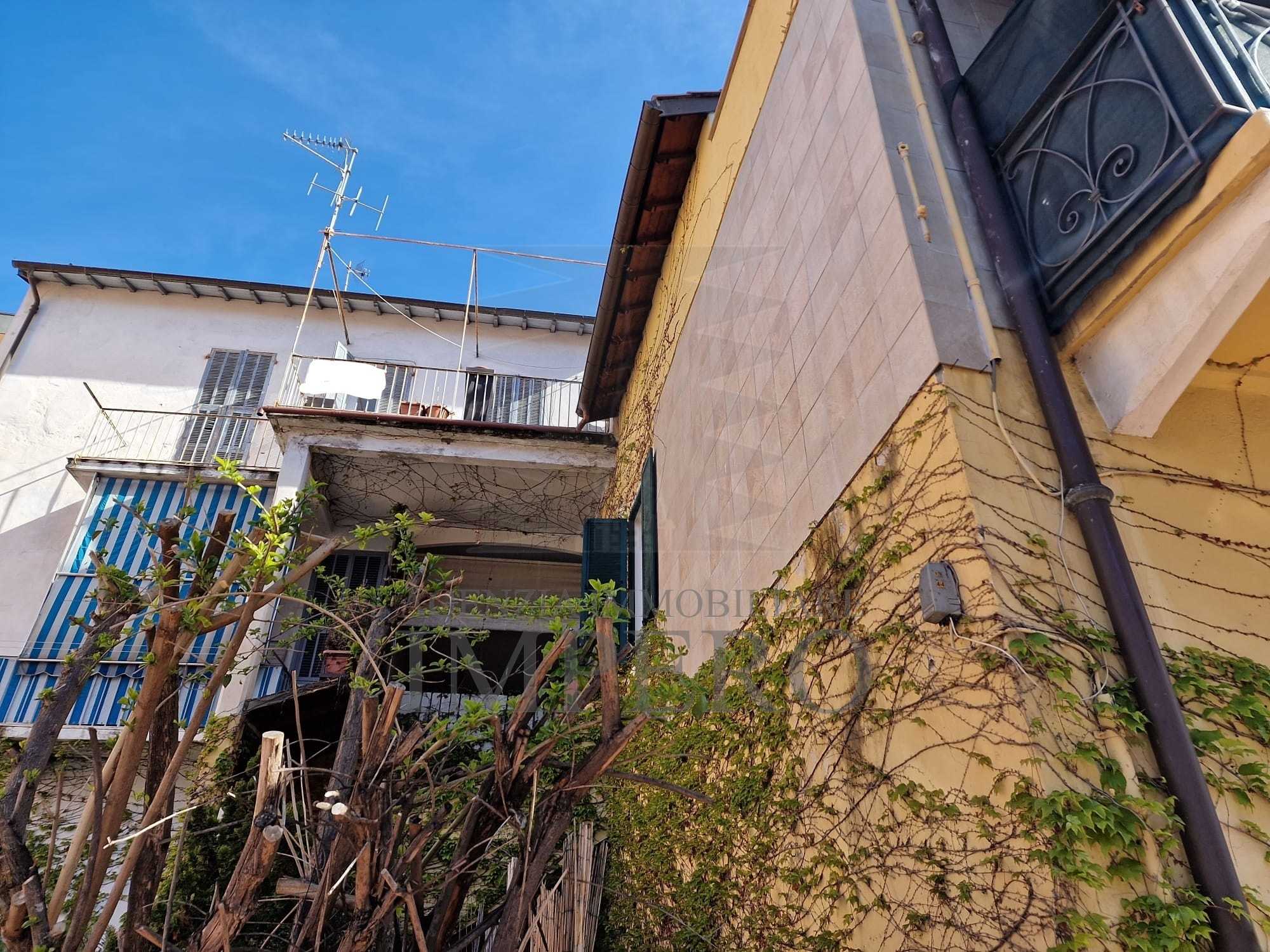 Porzione di casa in Vendita a Ventimiglia Via Sottoconvento