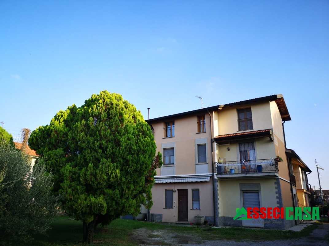 Appartamento in Vendita a Casirate d'Adda Via Albignano